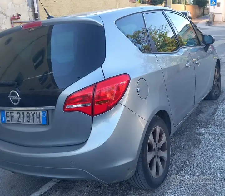 Opel Meriva 2011 photo 2