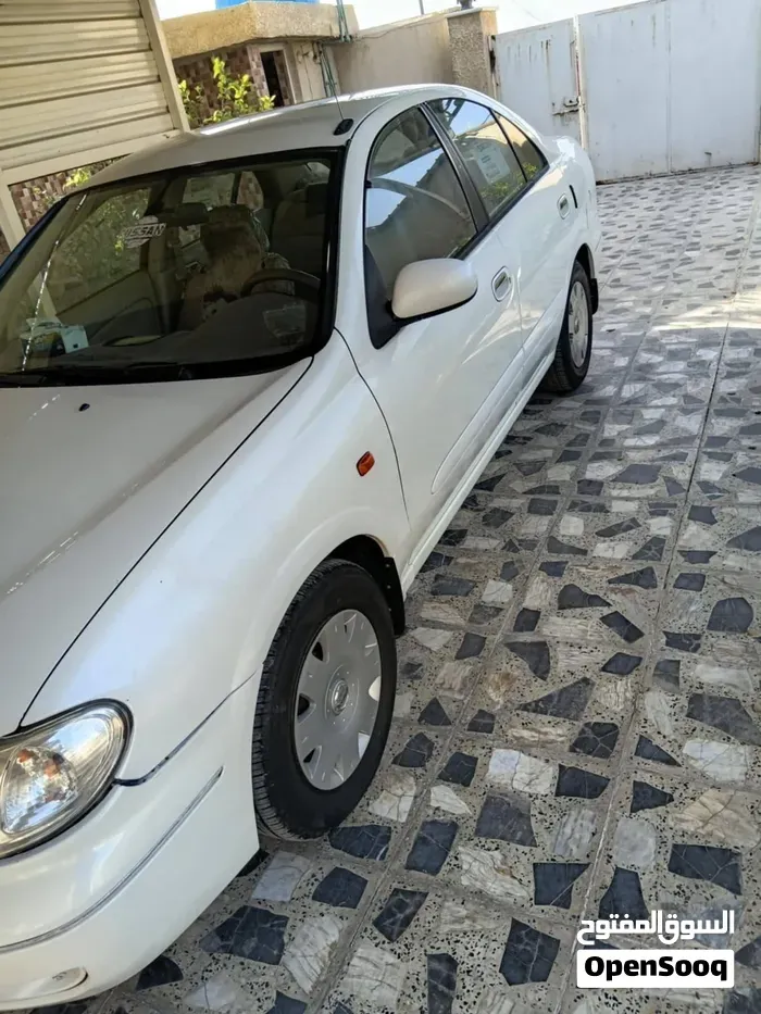 Nissan Sunny 2009 photo 2