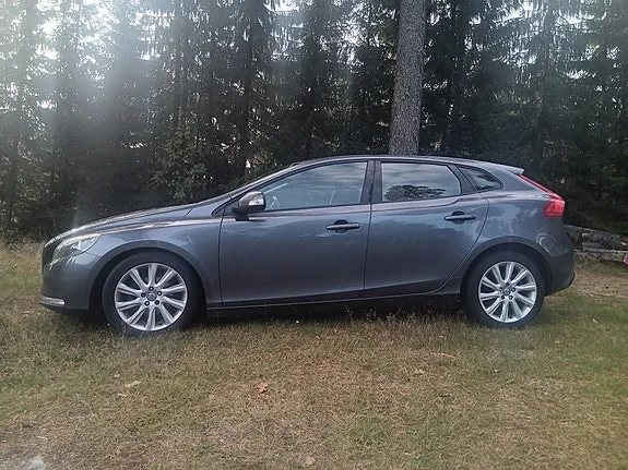 Volvo V40 2014 photo 2