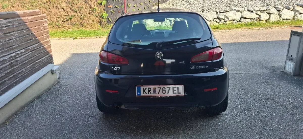 Alfa Romeo 147 2008 photo 2