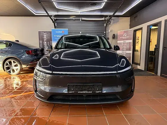 Tesla Model Y 2026 photo 2