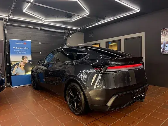Tesla Model Y 2026 photo 4