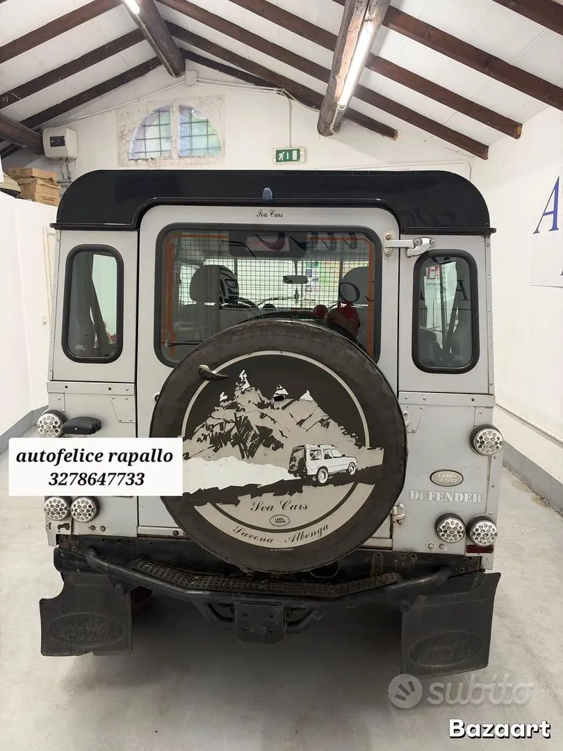 Land Rover Defender 2011 photo 3