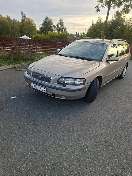 Volvo V70 2004 photo 2