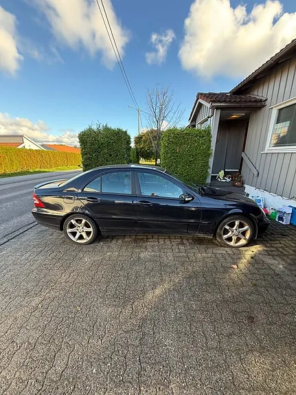Mercedes-Benz C180 2006 photo 2