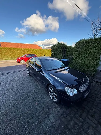 Mercedes-Benz C180