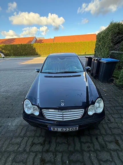 Mercedes-Benz C180 2006 photo 4
