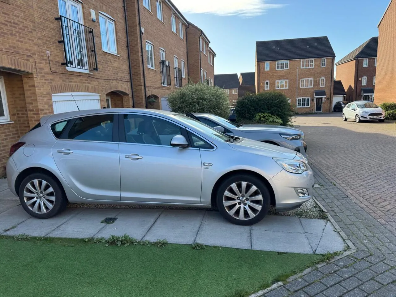 Vauxhall Astra 2011 photo 3