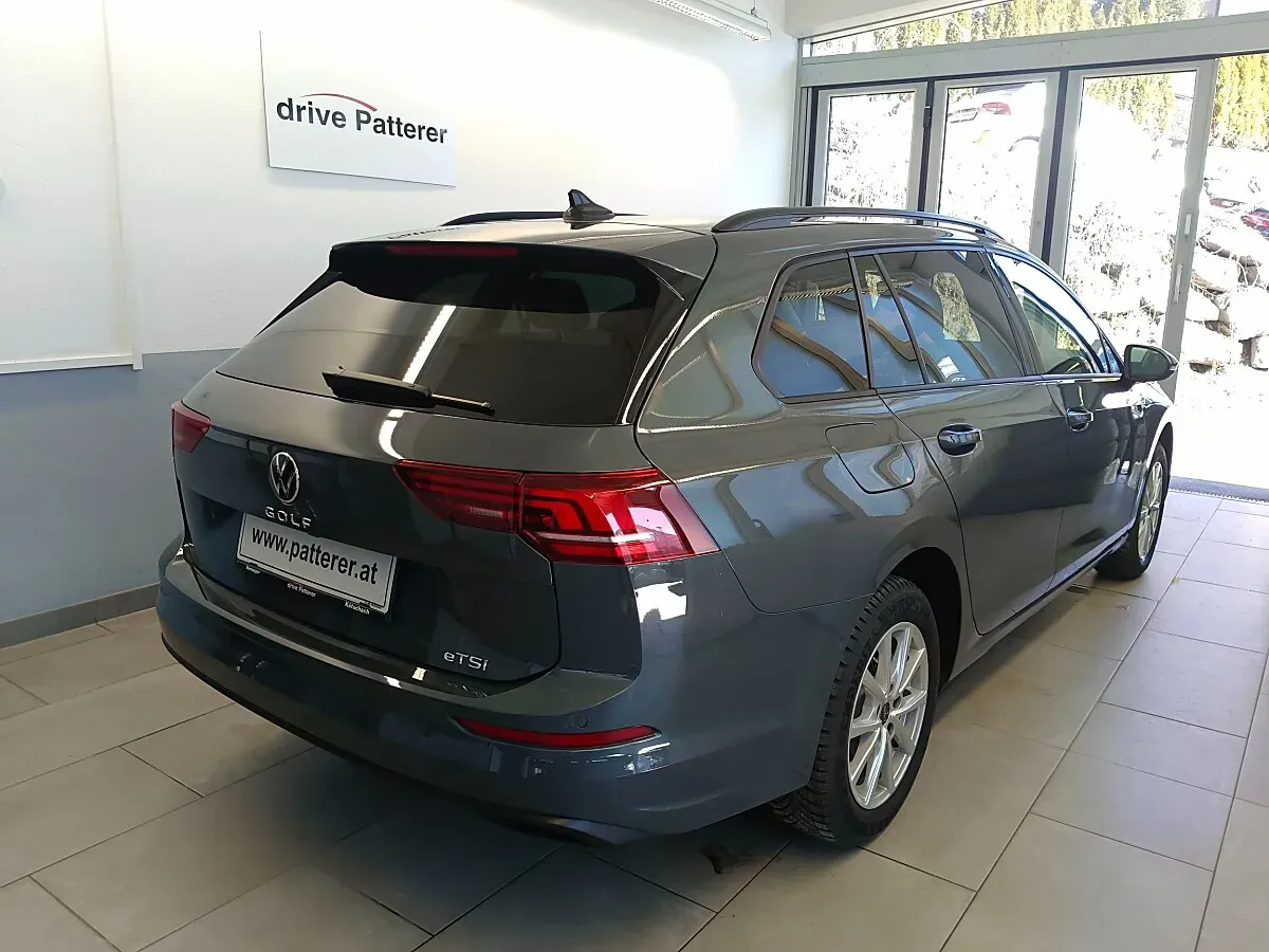 Volkswagen Golf 2026 photo 2