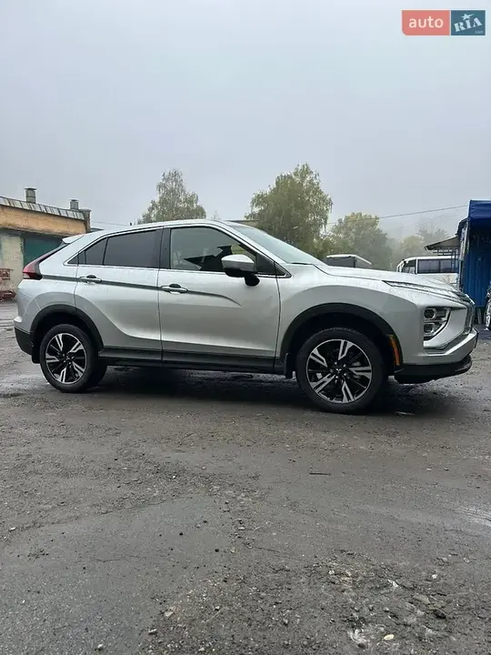 Mitsubishi Eclipse Cross 2024 photo 2