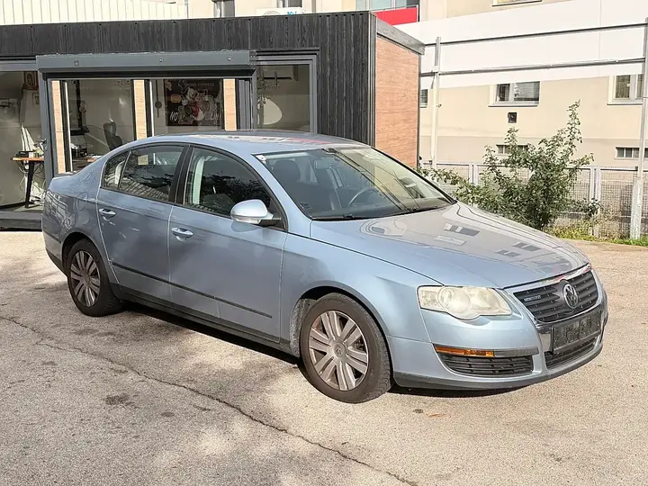 Volkswagen Passat 2009 photo 2