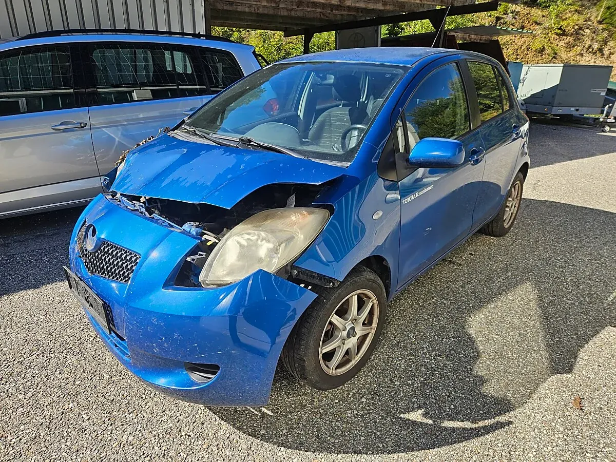 Toyota Yaris 2006 photo 2