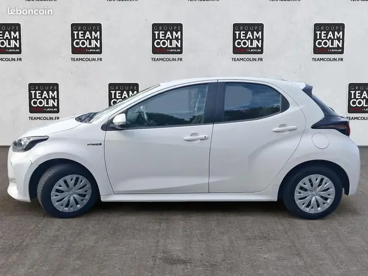 Toyota Yaris 2021 photo 2