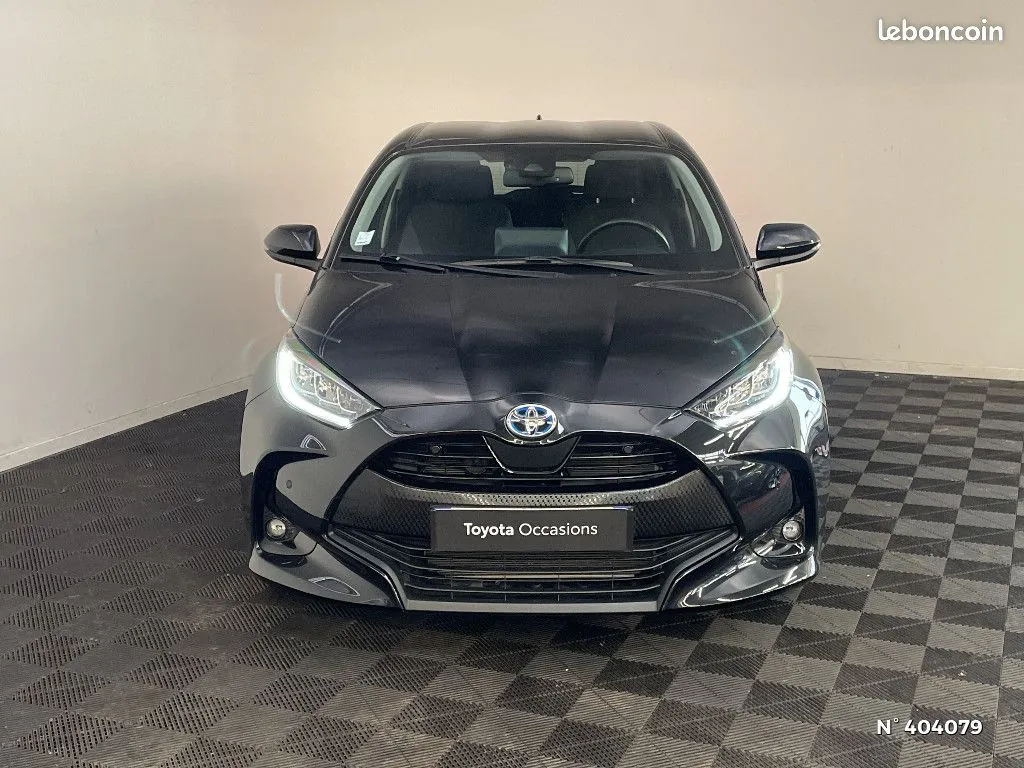 Toyota Yaris 2022 photo 2
