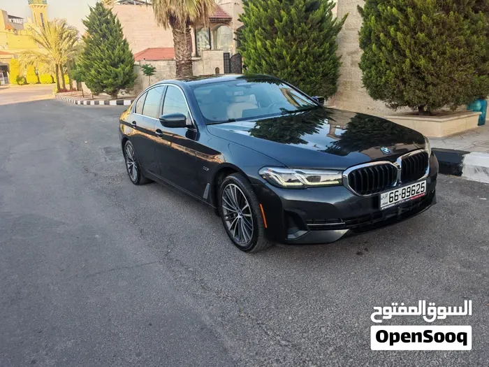 BMW 5 Series 2023 photo 2