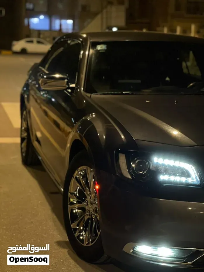 Chrysler 300 2018 photo 2