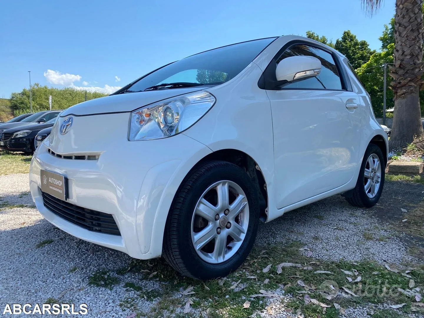 Toyota Iq 2009 photo 2