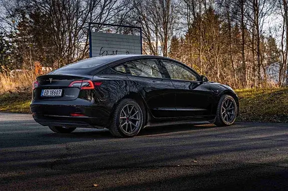Tesla Model 3 2021 photo 4