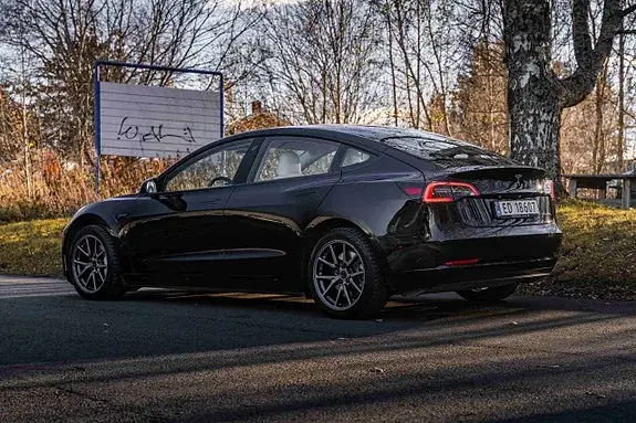 Tesla Model 3 2021 photo 5