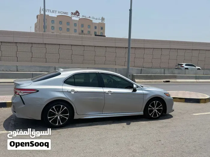 Toyota Camry 2019 photo 2