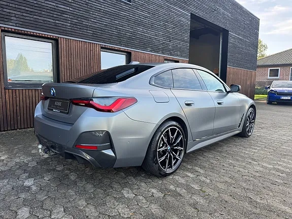 BMW I4 2023 photo 2