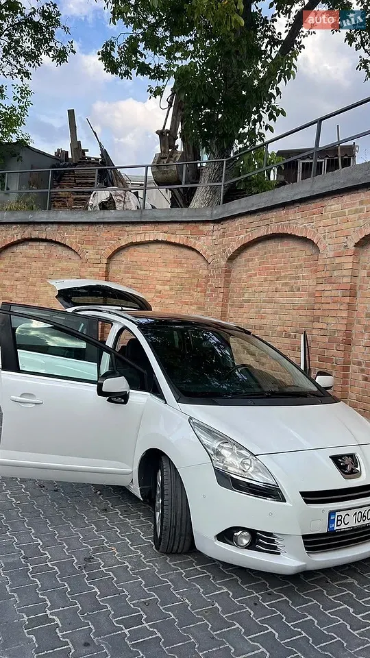 Peugeot 5008 2013 photo 5