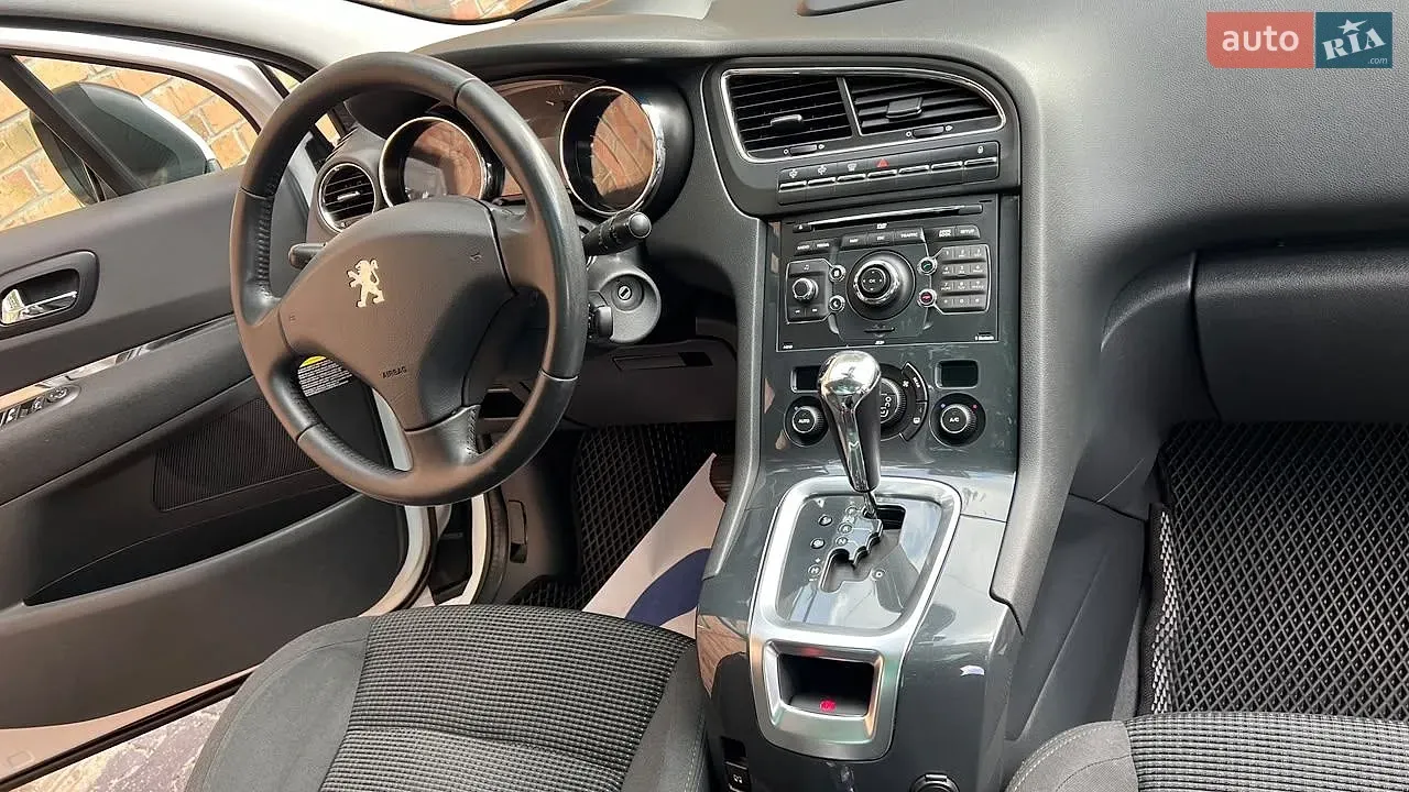 Peugeot 5008 2013 photo 3