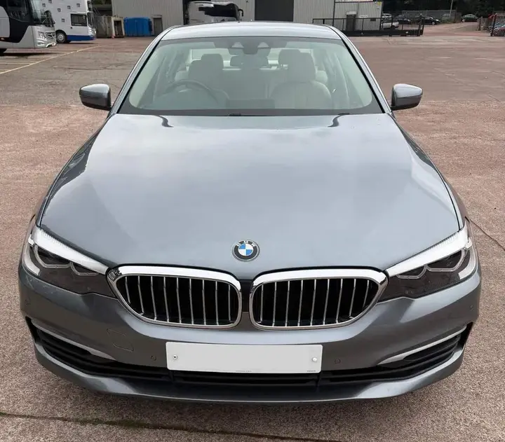 BMW 5 Series 2017 photo 2