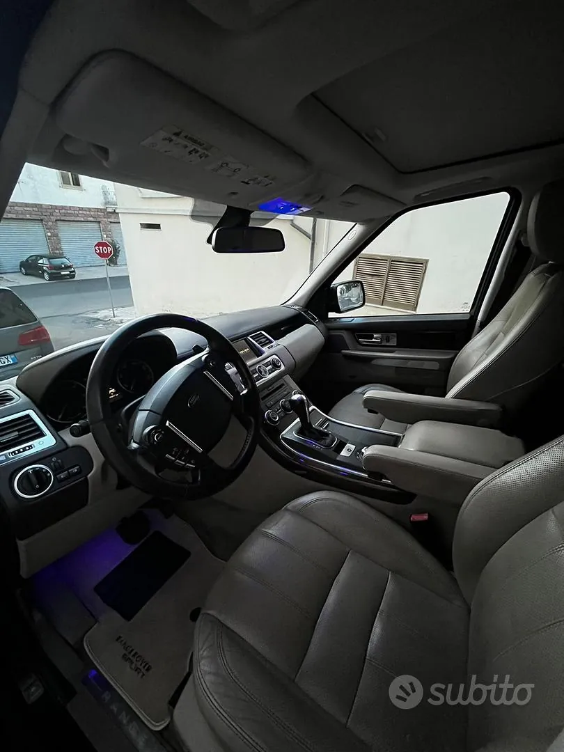Land Rover Range Rover Sport 2010 photo 3