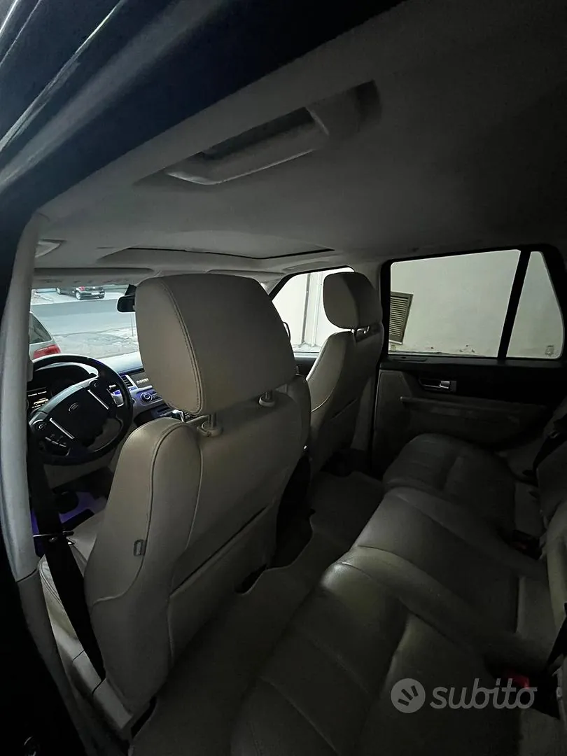 Land Rover Range Rover Sport 2010 photo 4