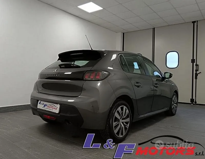 Peugeot 208 2019 photo 5