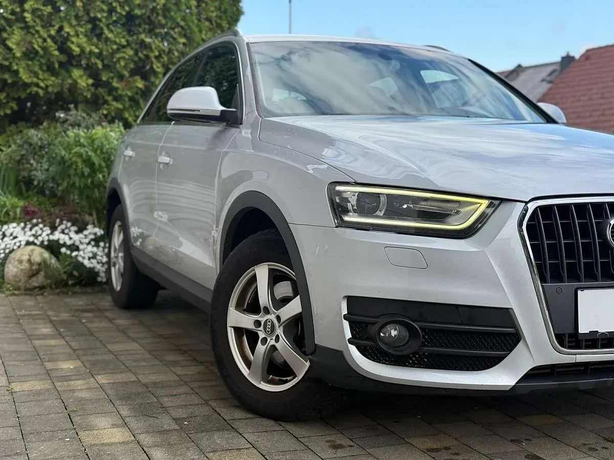 Audi Q3 2012 photo 2