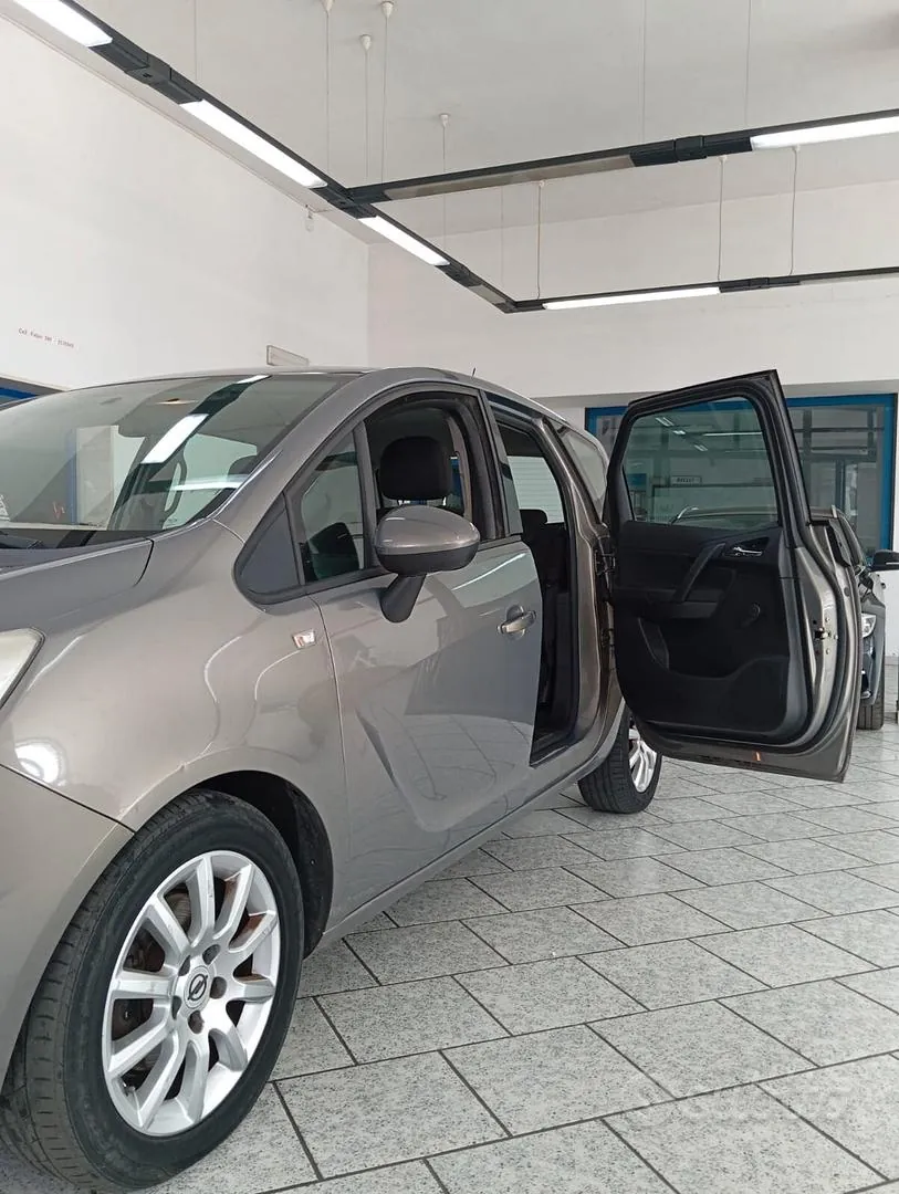 Opel Meriva 2011 photo 4