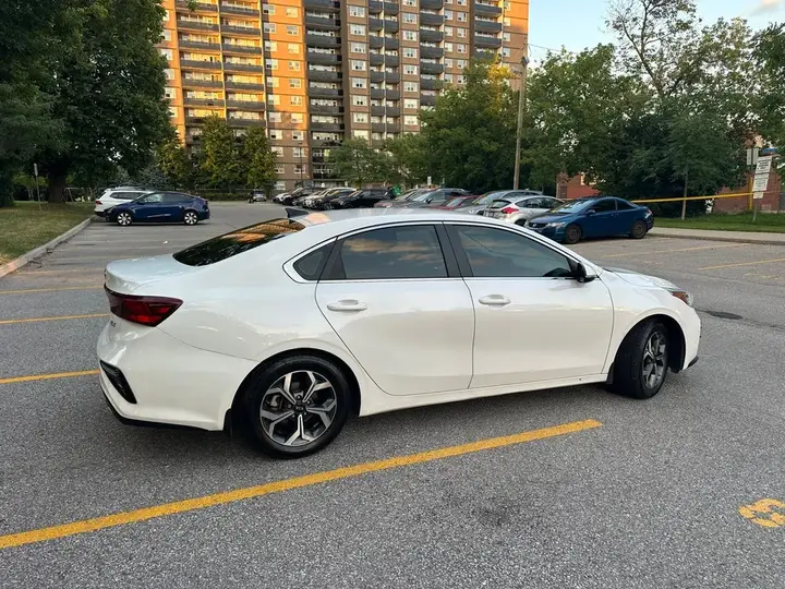 Kia Forte 2019 photo 3