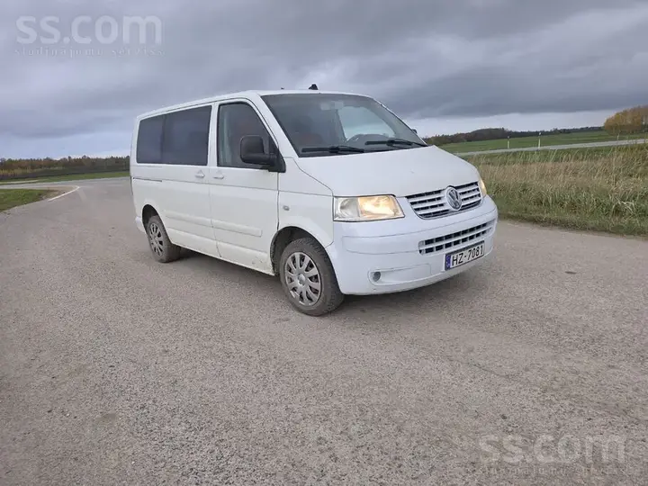 Volkswagen T5 2003 photo 2