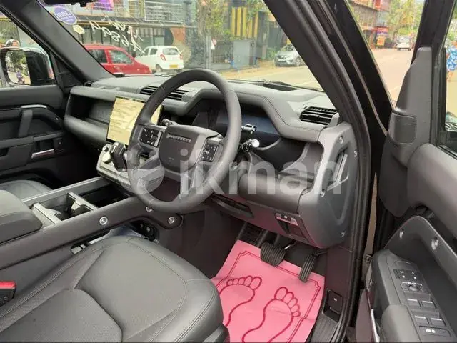 Land Rover Defender 2026 photo 4