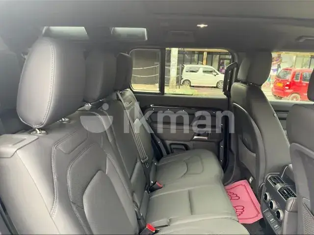 Land Rover Defender 2026 photo 5