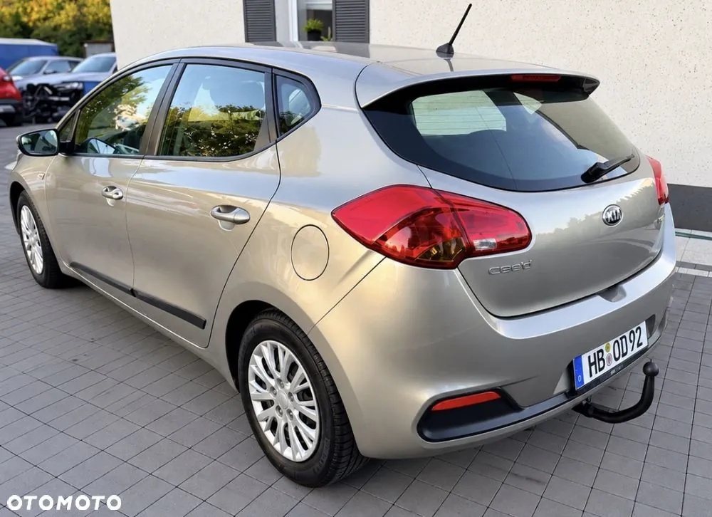 Kia Ceed 2013 photo 4