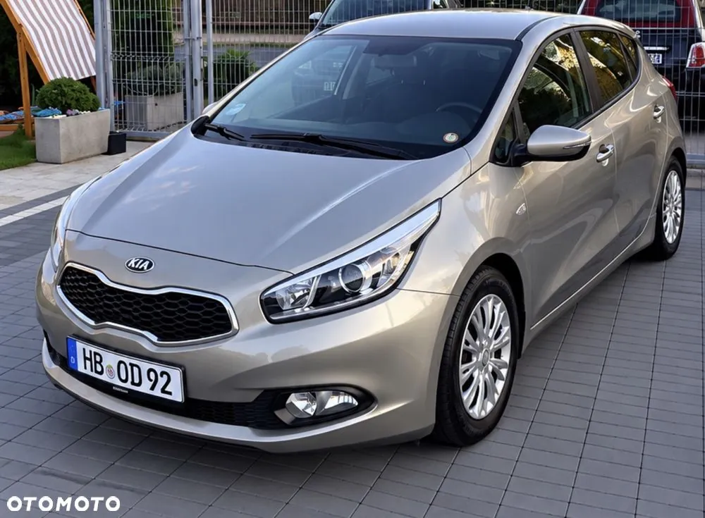 Kia Ceed 2013 photo 2