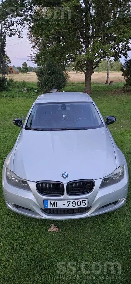 BMW 318 2009 photo 5