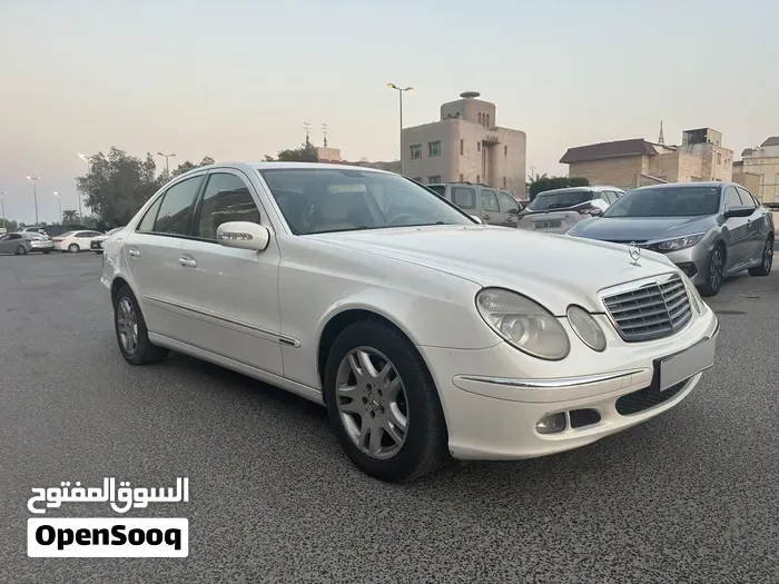 Mercedes-Benz E-Class 2006 photo 2