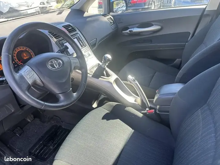 Toyota Auris 2009 photo 5