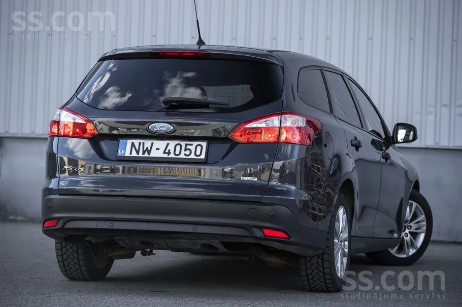 Ford Focus 2012 photo 3