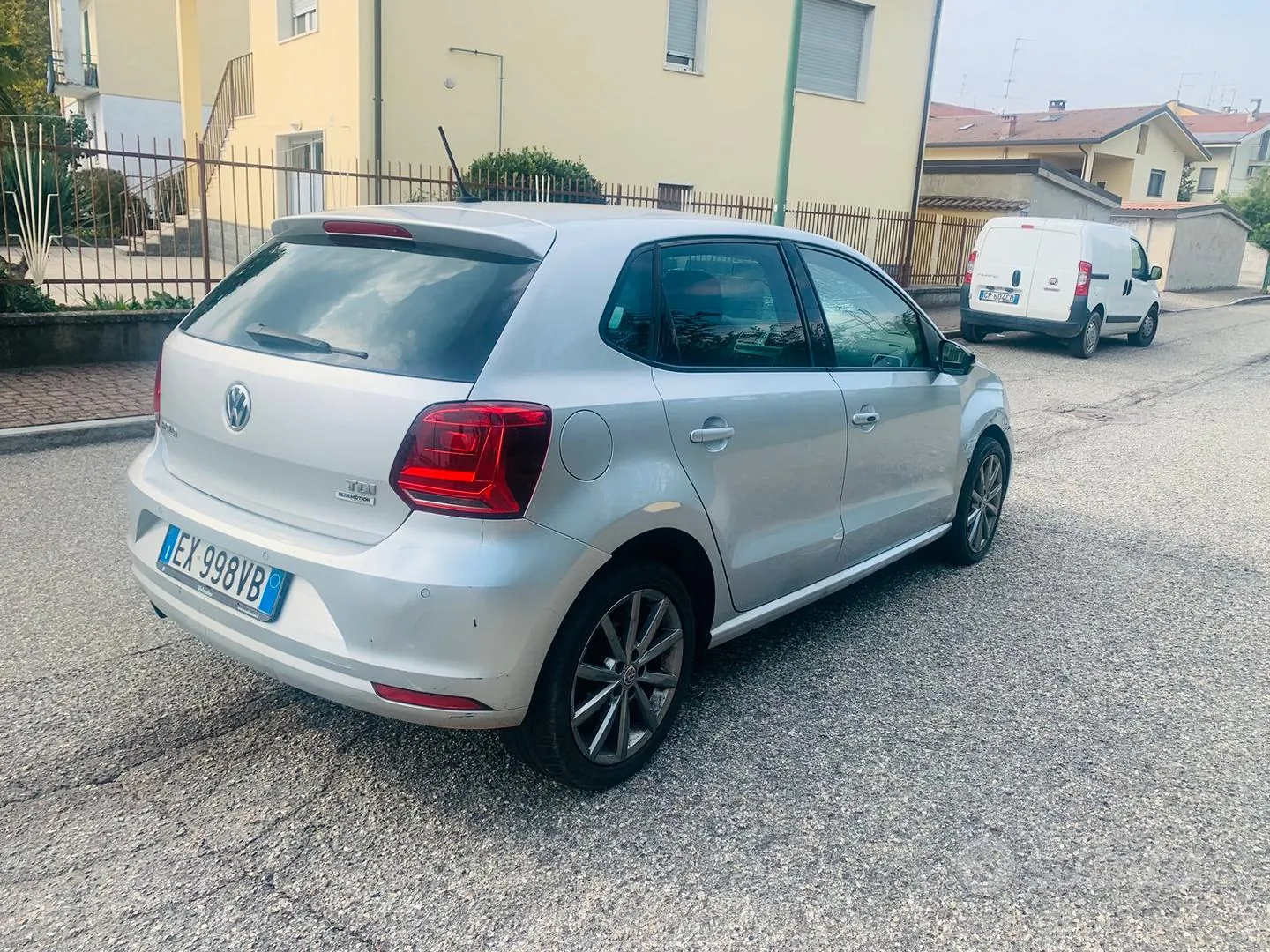 Volkswagen Polo 2015 photo 3