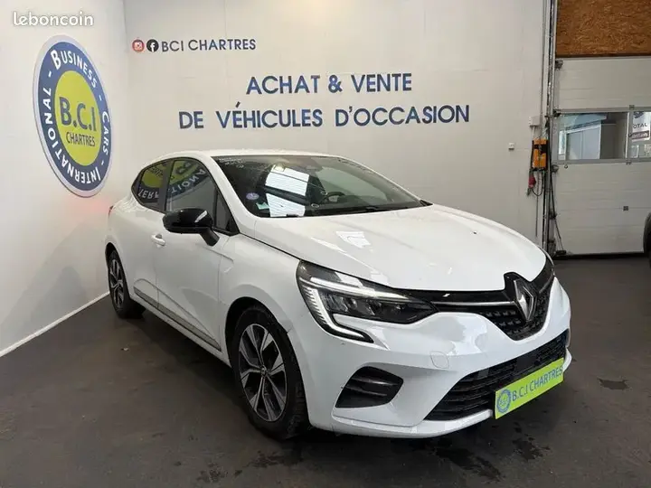 Renault Clio 2022 photo 2