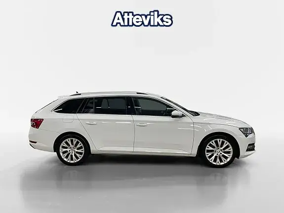 Skoda Superb 2023 photo 2