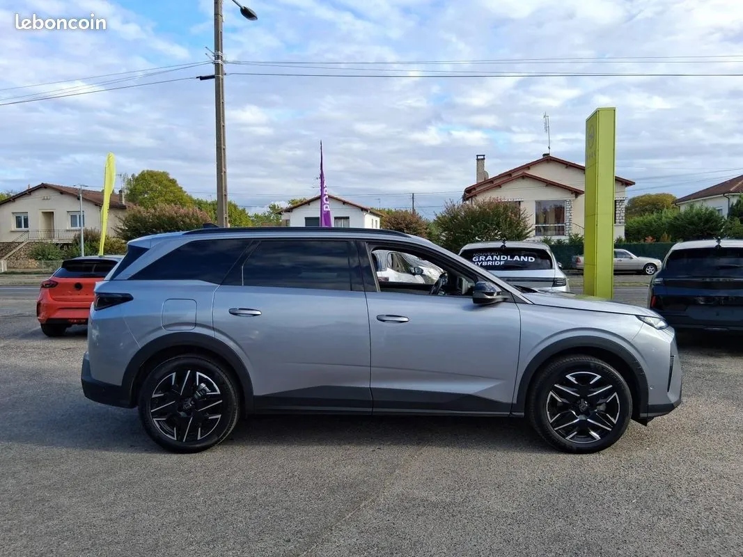 Peugeot 5008 2025 photo 4