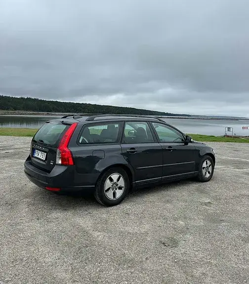 Volvo V50 2010 photo 2