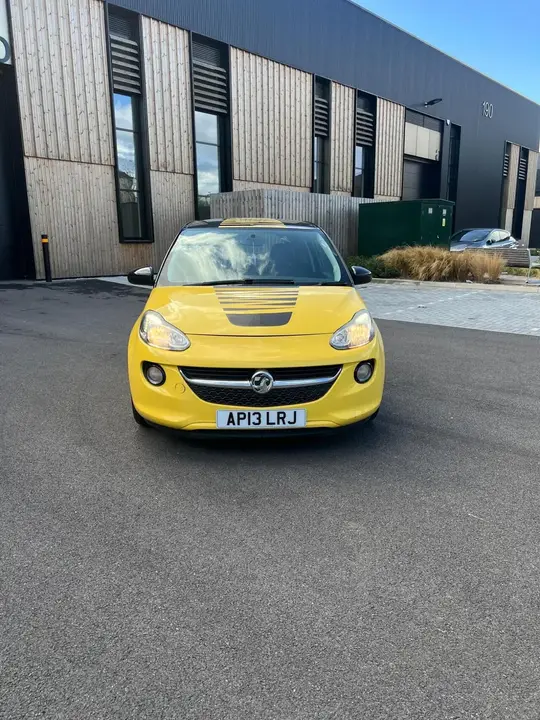 Vauxhall Adam 2013 photo 2