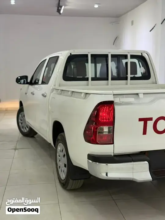 Toyota Hilux 2025 photo 3